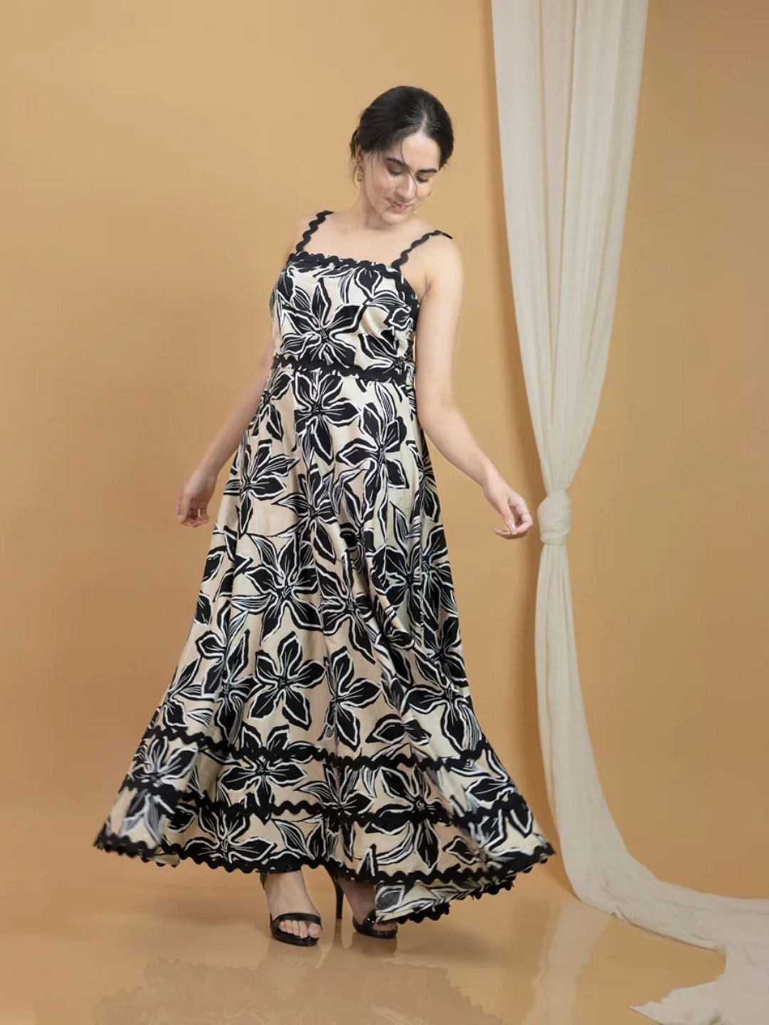 Veeralda Linen Maxi Dress