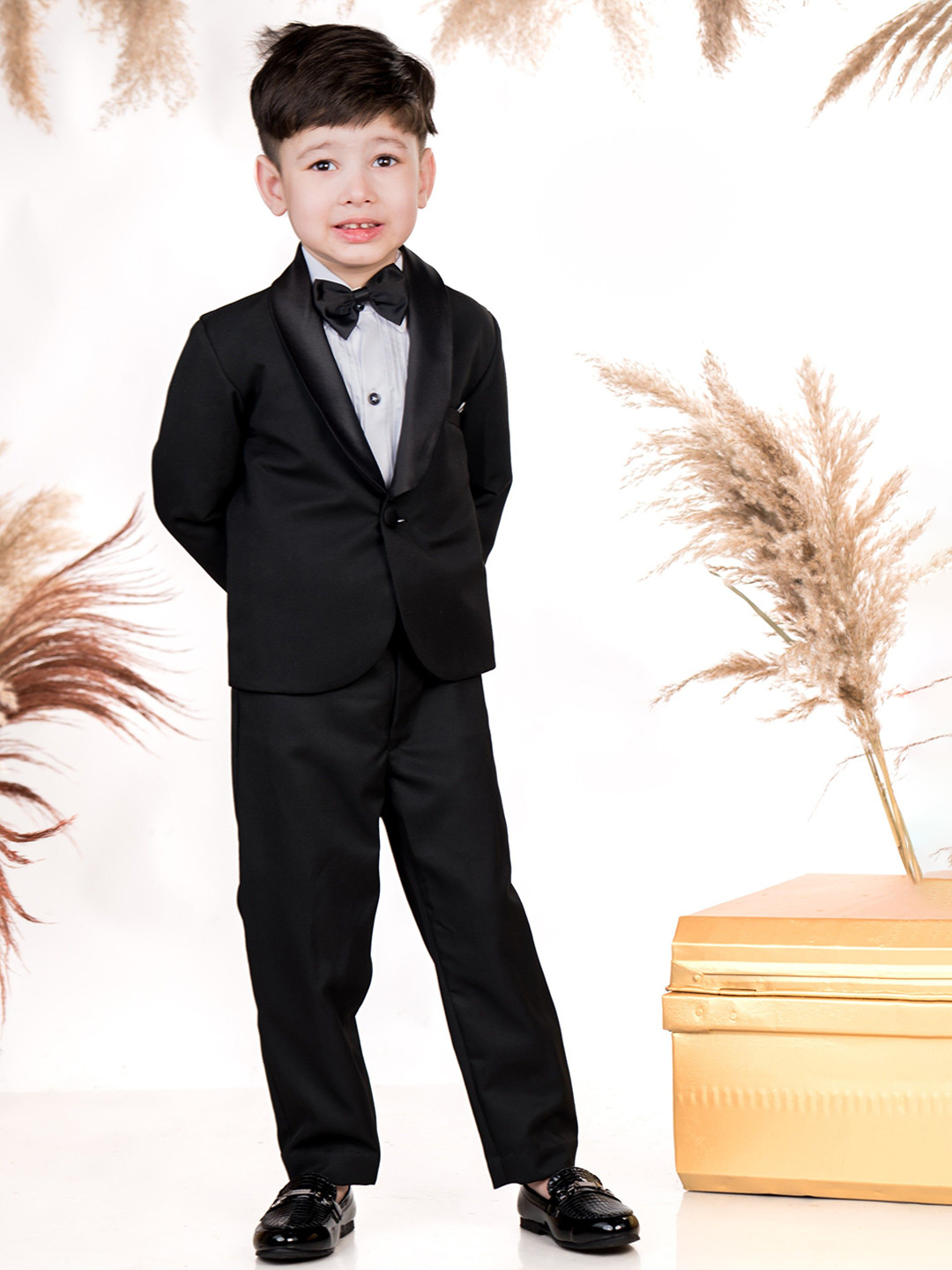 TOPLOVE Boys Classic Three-Piece Tuxedo Set