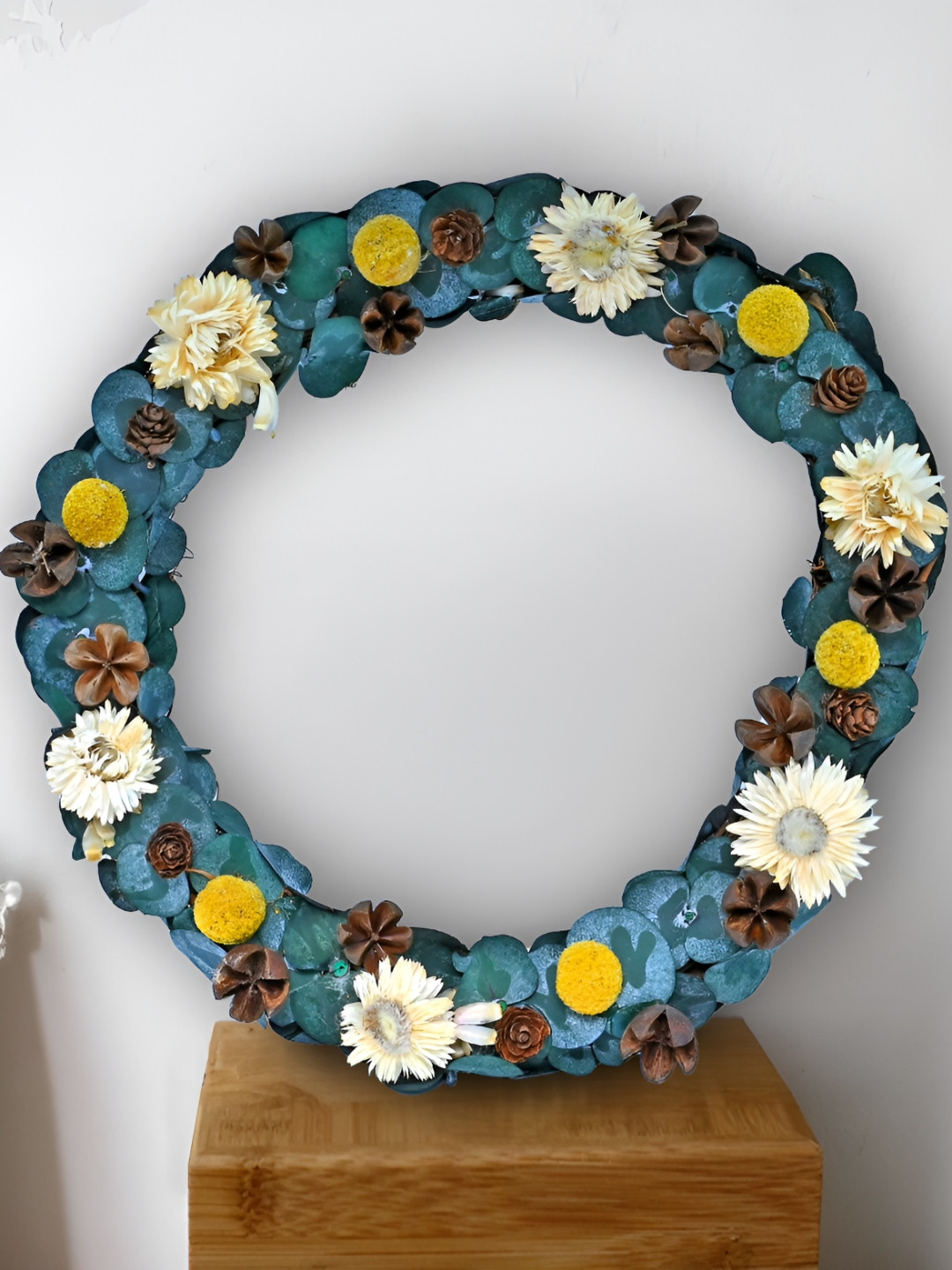Cortina Plastic Floral Matte Hanging Hall Wall Hangings-13.8In