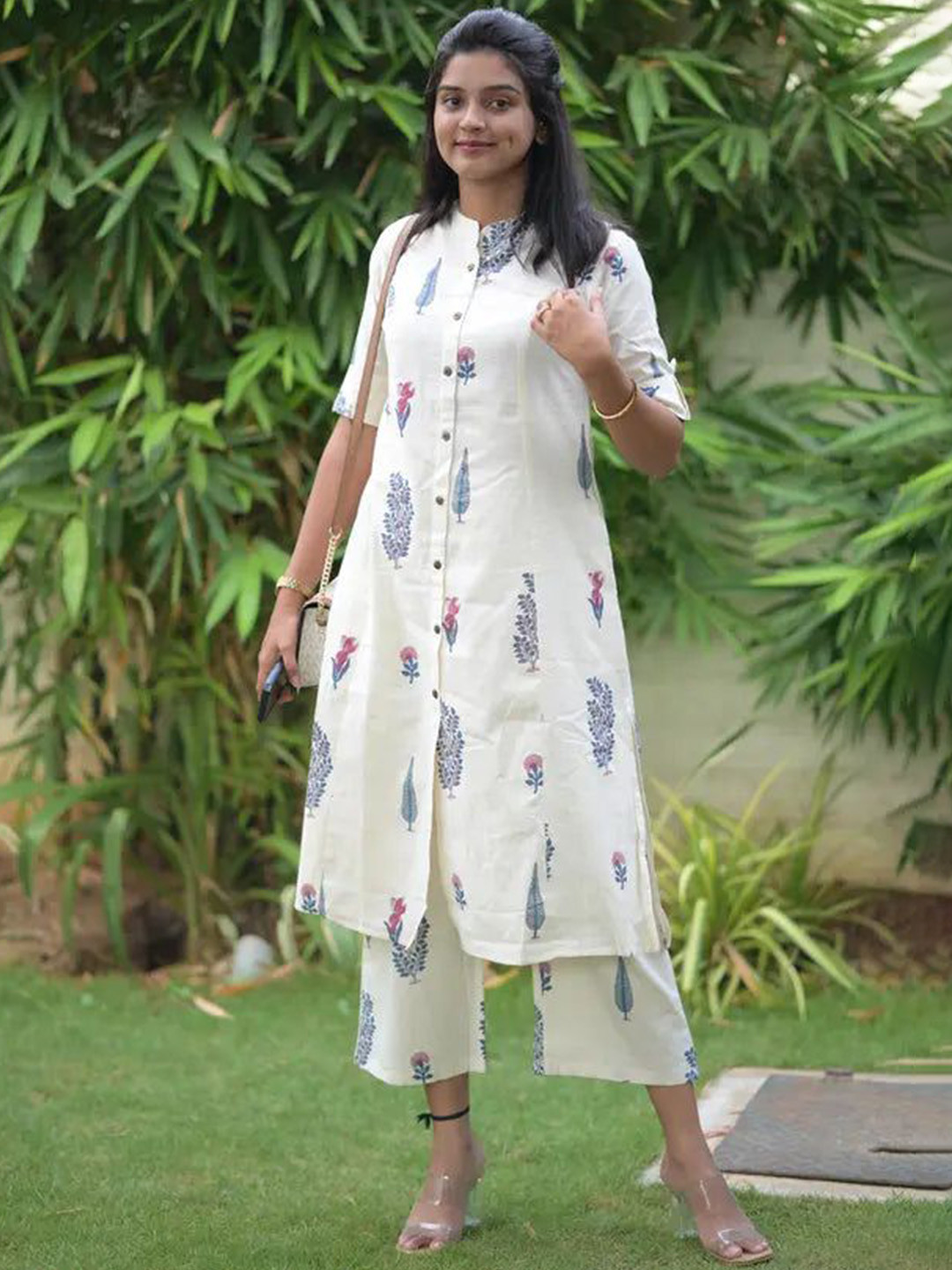 DIVASTRI Floral Printed High Slit Mandarin Collar A-Line Kurta With Trousers