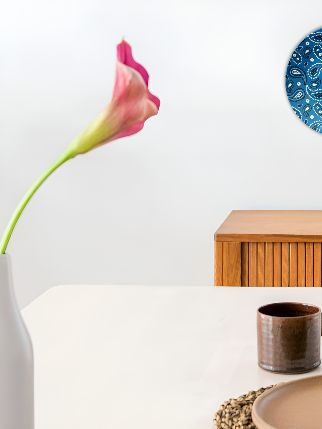 THE QUIRKY HOME Paisley Pattern Ceramic Ethnic Motifs Glossy Hanging Hall Wall Plates-8In