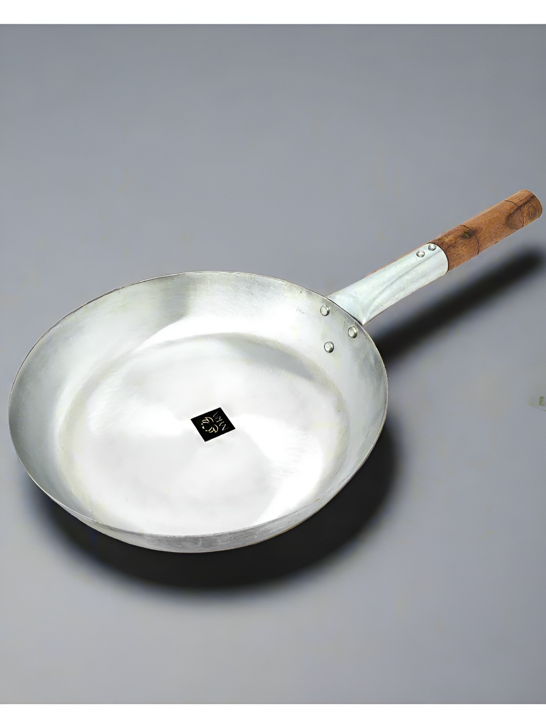 Nyra Kitchenware Silver Toned & Brown Iron Fry Pan With Wooden Handle