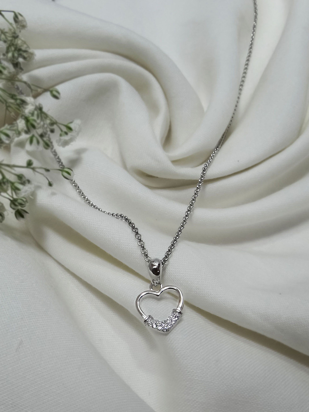 INARI SHINES Rhodium-Plated Cubic Zirconia-Studded Heart-Shaped Pendant With Chain