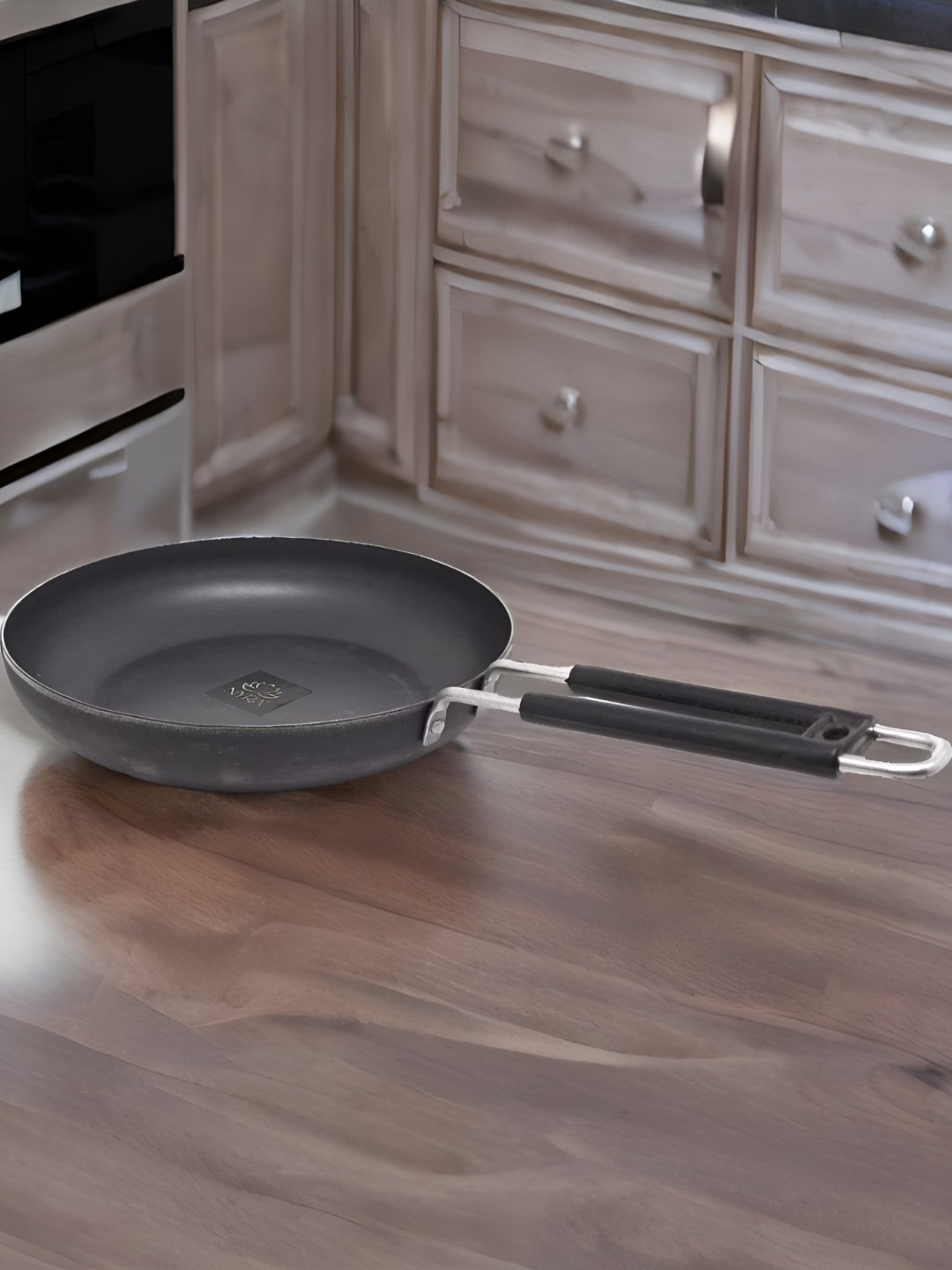 Nyra Kitchenware Black Iron Fry Pan With Handle