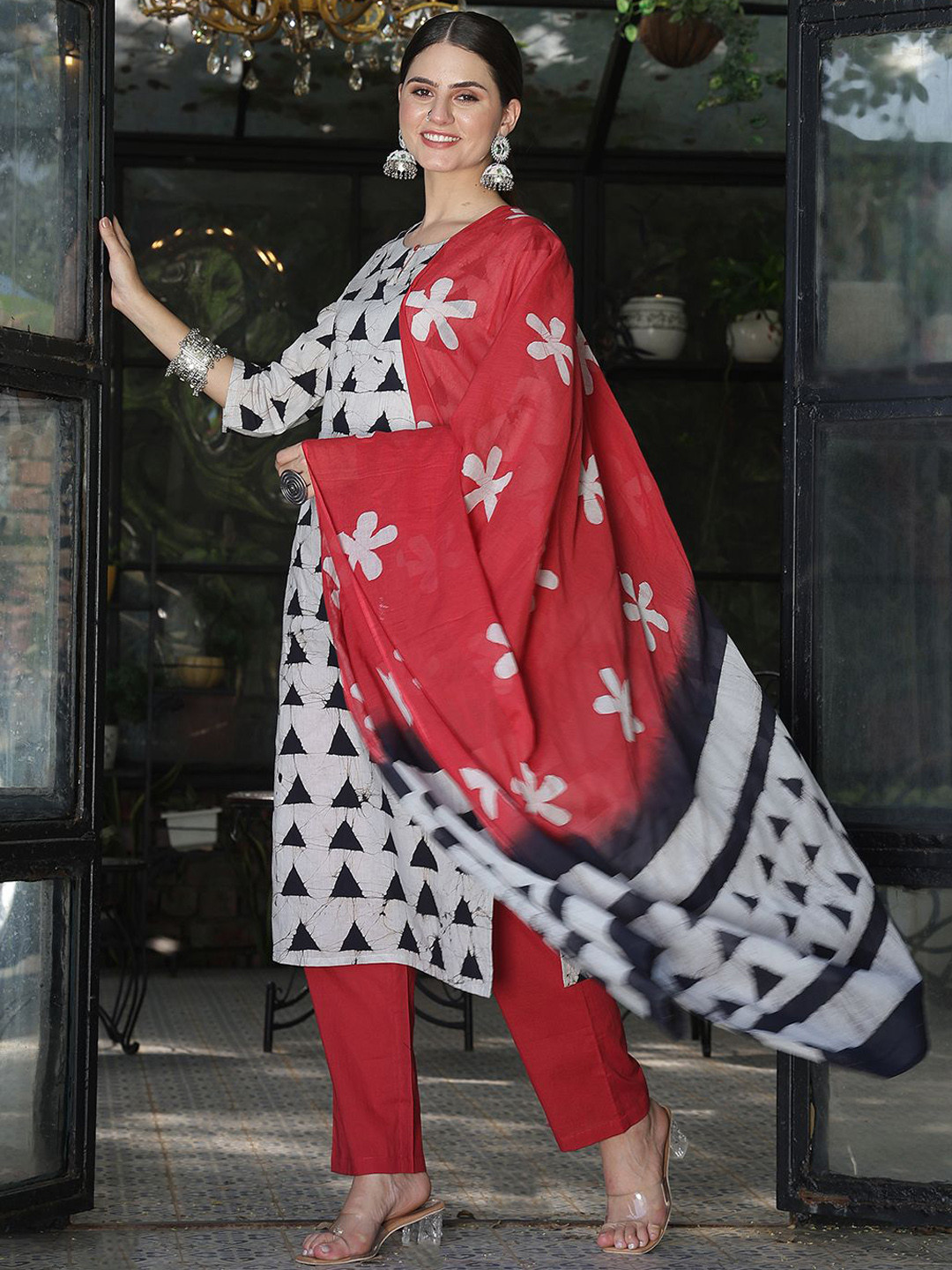 Taavi Geometric Printed Keyhole Neck Batik Straight Kurta With Trousers & Dupatta