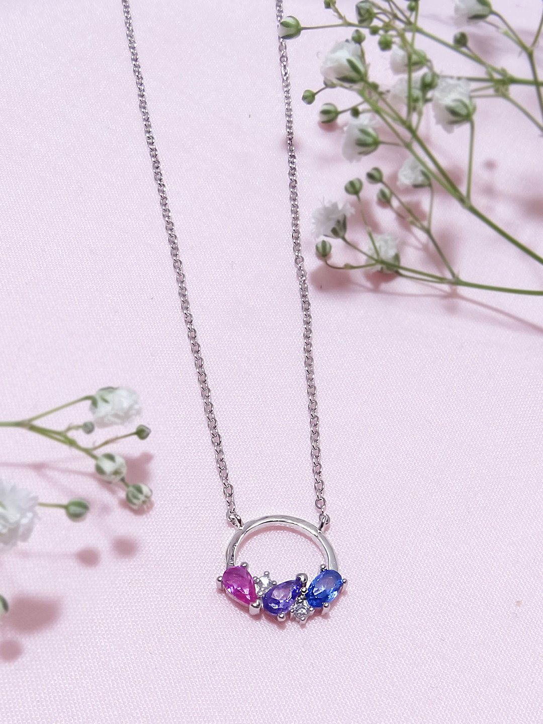 INARI SHINES 925 Silver Rhodium-Plated Trio Bloom Round Pendant Necklace