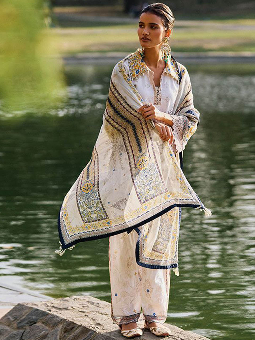 SAUNDH Mirza Ethnic Motifs Printed Beads and Stones Pure Cotton kurti & Trousers & Dupatta