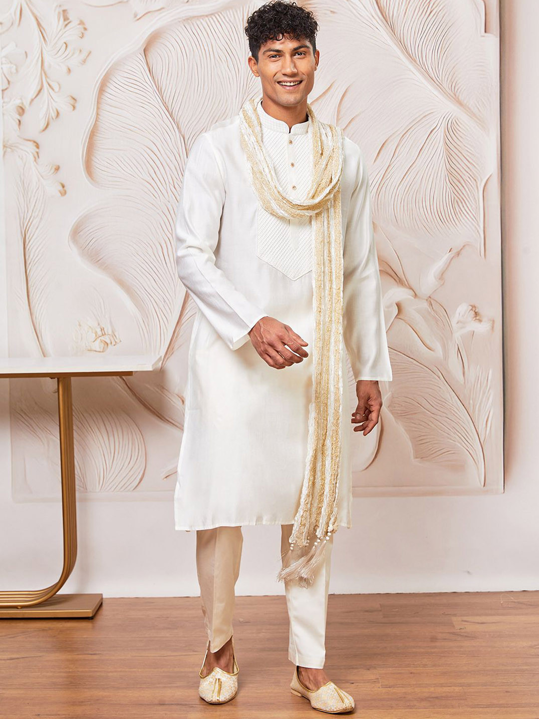 Vastramay Men Pintuck Detailed Kurta & Solid Trouser with Crinkled Texture Dupatta Set