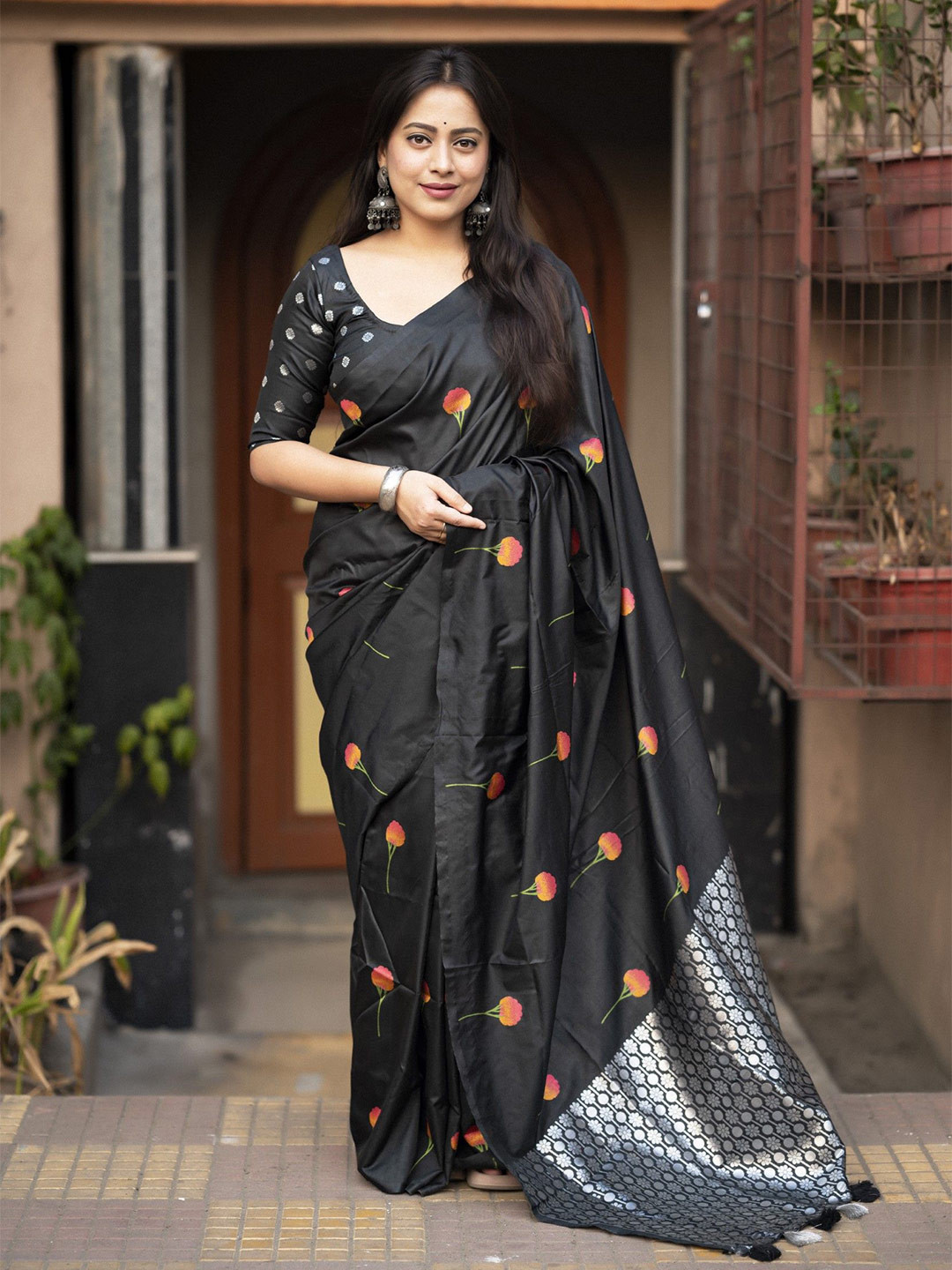 LeeliPeeri Designer Floral Printed Silk Blend Saree