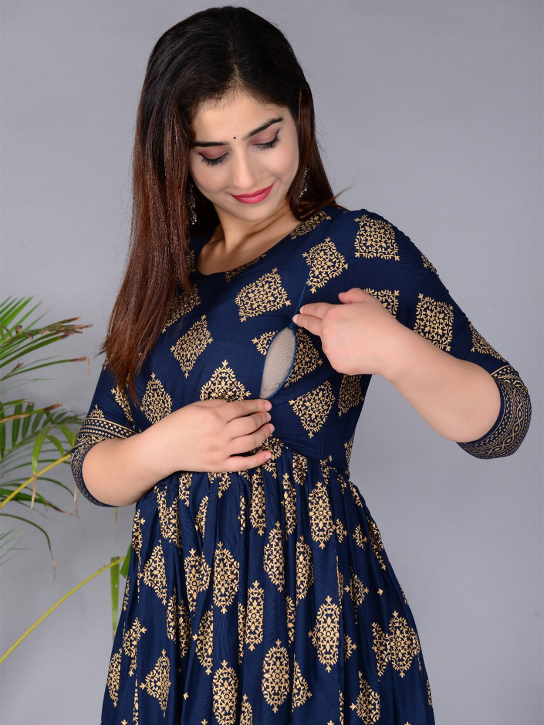 outfit 4 you Women Paisley Printed Sequinned Anarkali Kurta