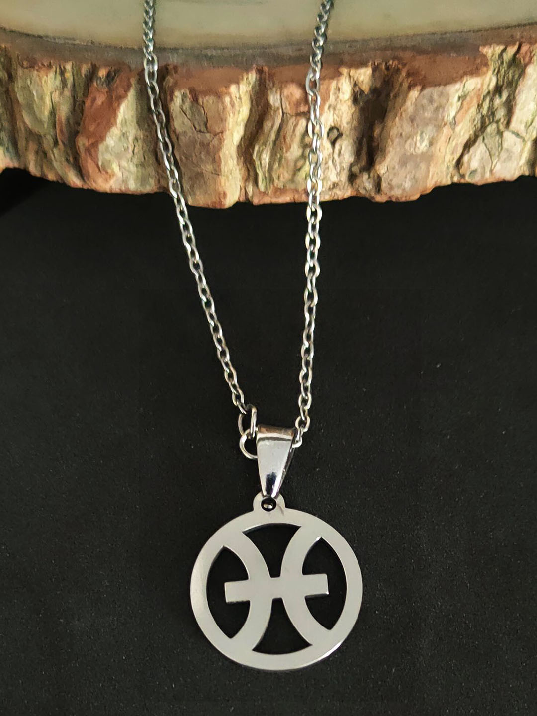 M Men Style Stainless Steel Silver-Plated Astrology Lovers Cancer Pendant
