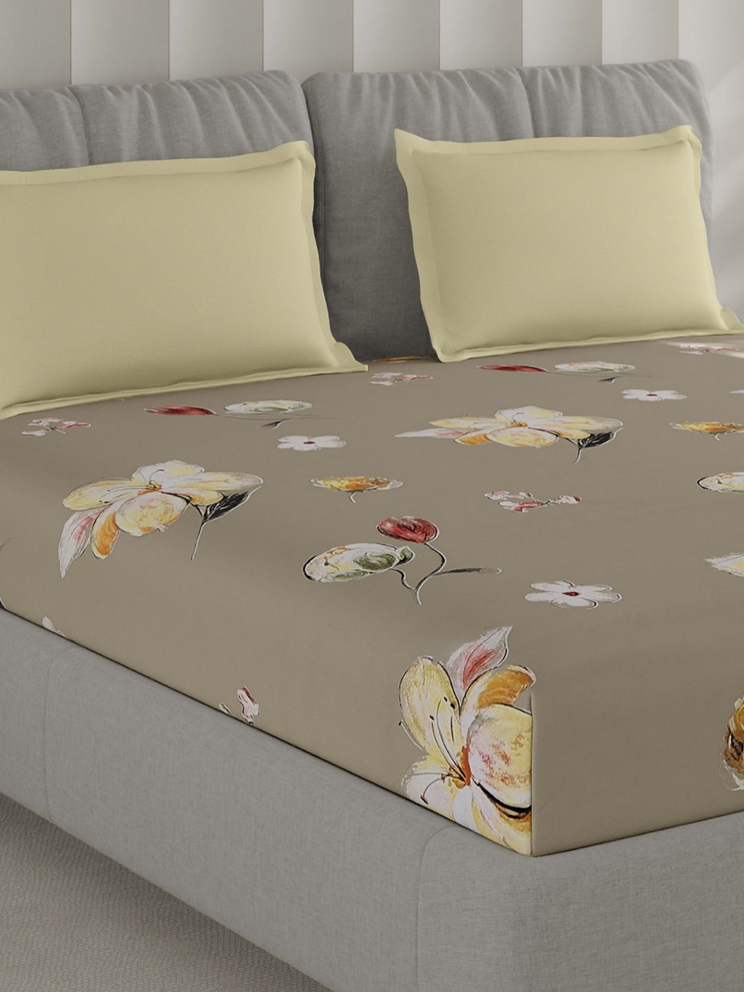 Monte Carlo Beige & Pink Floral Printed 130 TC Queen Bedsheet Set 2.2 x 2.5 m
