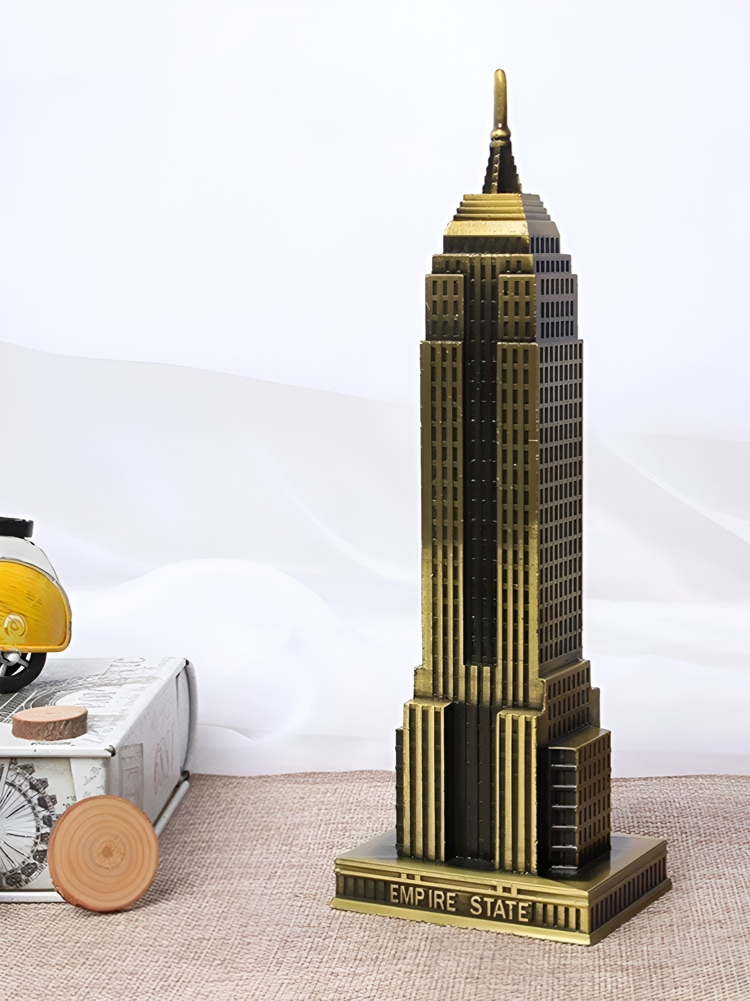 THE QUIRKY HOME Empire State Building Bronze Metal Metallic Living Room Medium Showpiece - 8.7 Inches