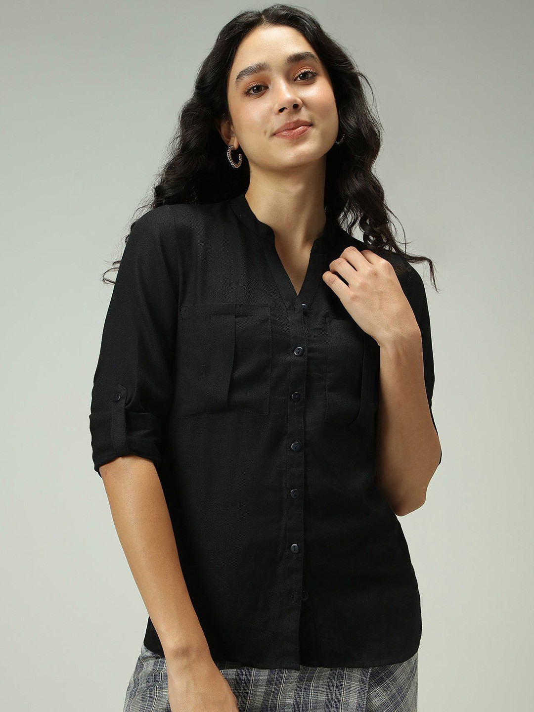 Outzidr Black Solid V Neck Shirt