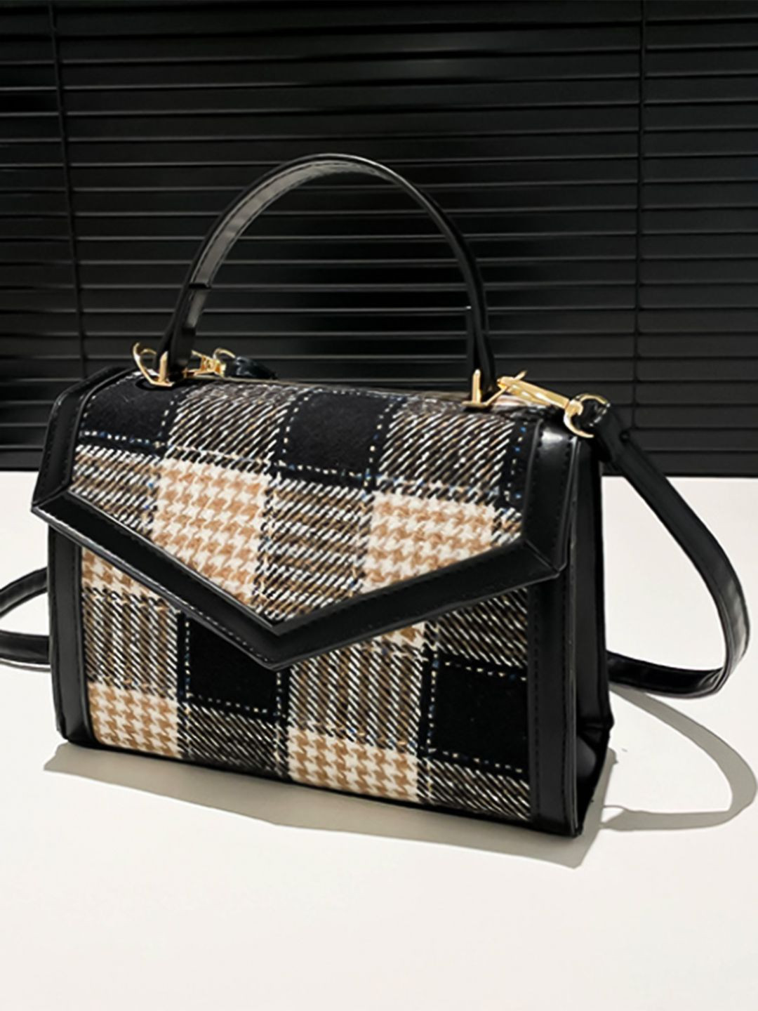 HAUTE SAUCE  Women Checked Leather Structured Multicolour Casual Hand Bag