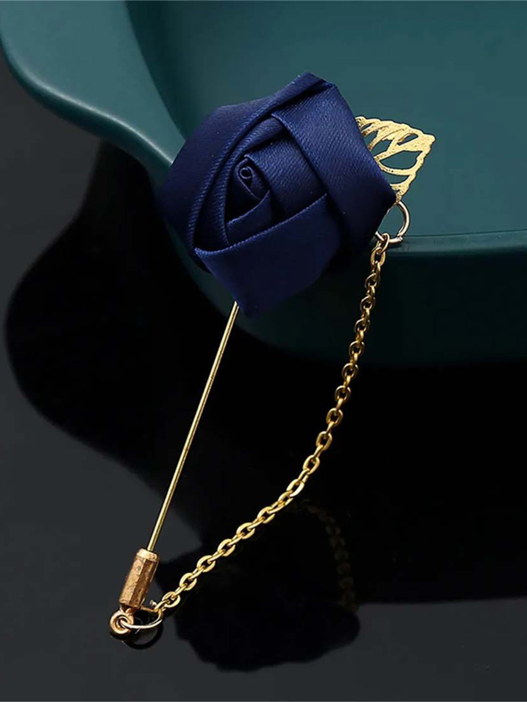 Curren Men's Flower Brooch