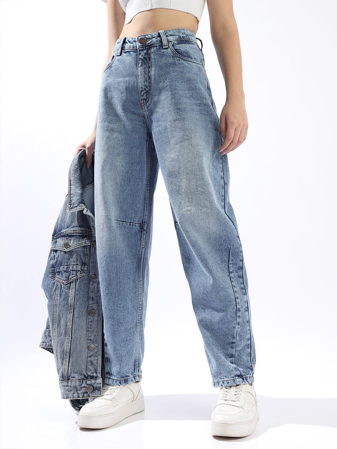 High Star Women Balloon Fit High-Rise Light Fade Distressed Cotton Jeans