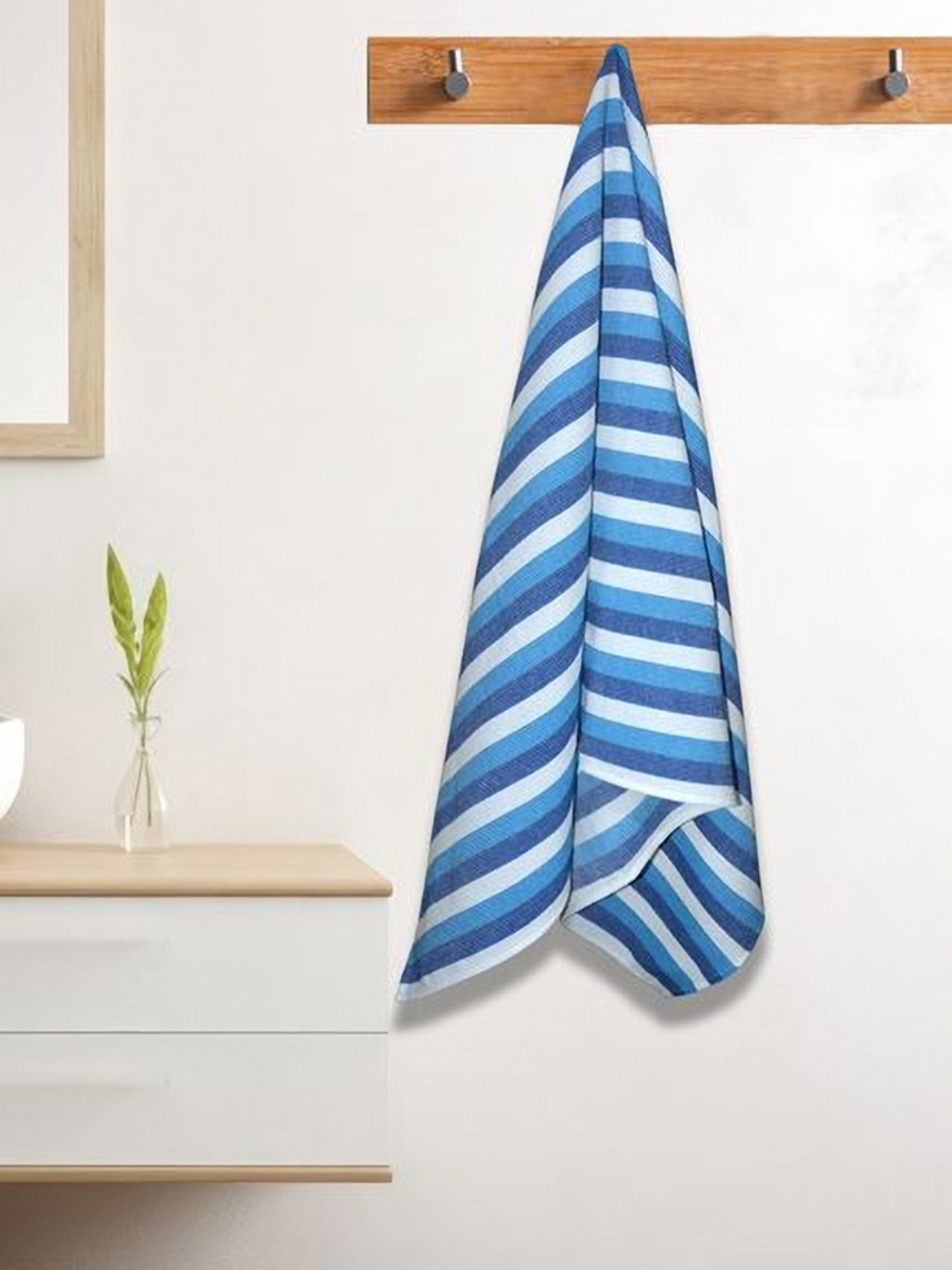 Myntra Elegant Homes Blue & White Striped Lightweight Cotton 150 GSM Bath Towels