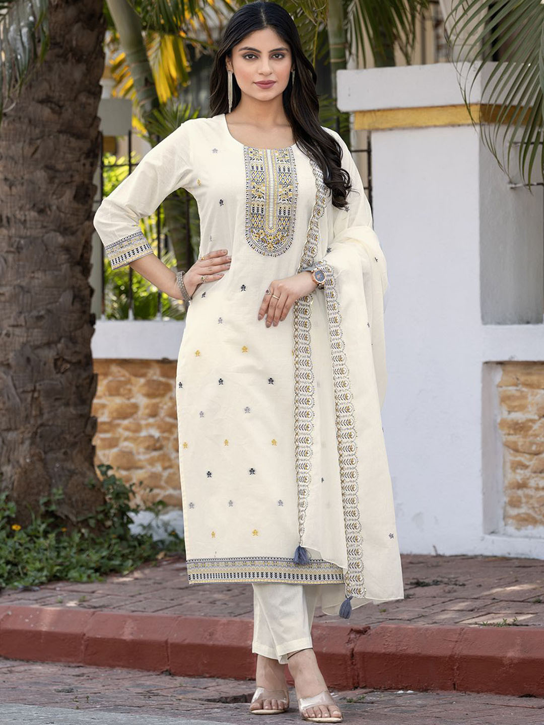 DRESOUL Jacquard With Handwork Thread Work Straight Pure Cotton Kurta & Pyjamas & Dupatta