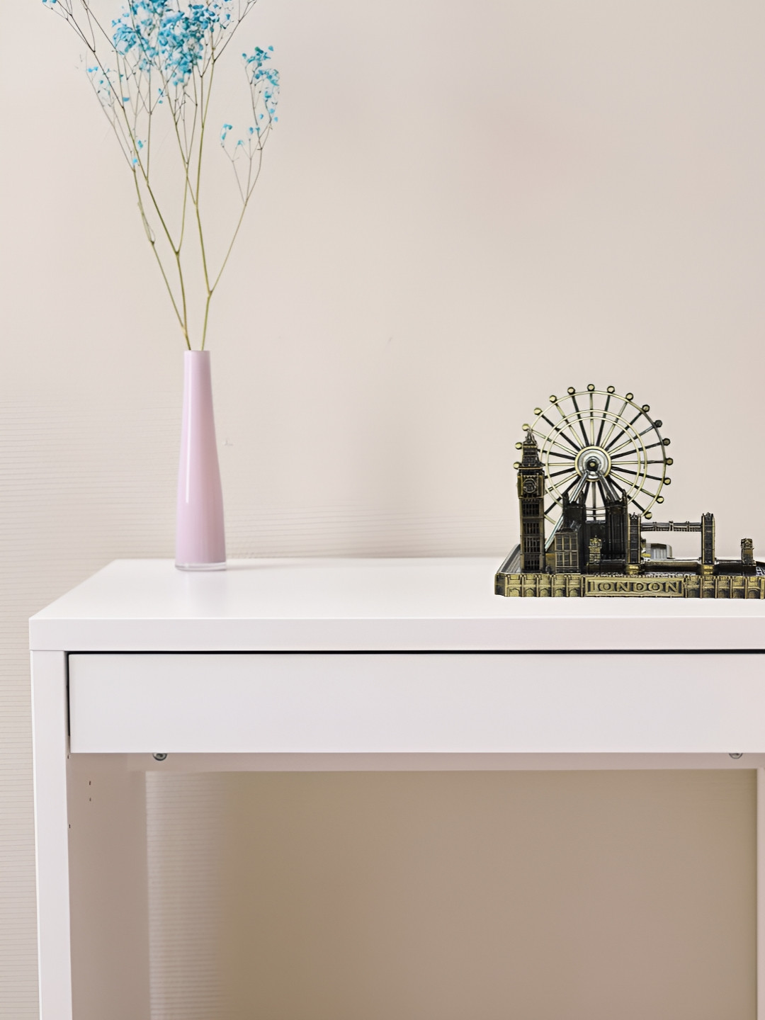 THE QUIRKY HOME Paris City, Monuments Bronze Metal Metallic Living Room Medium Showpiece - 3.9 Inches