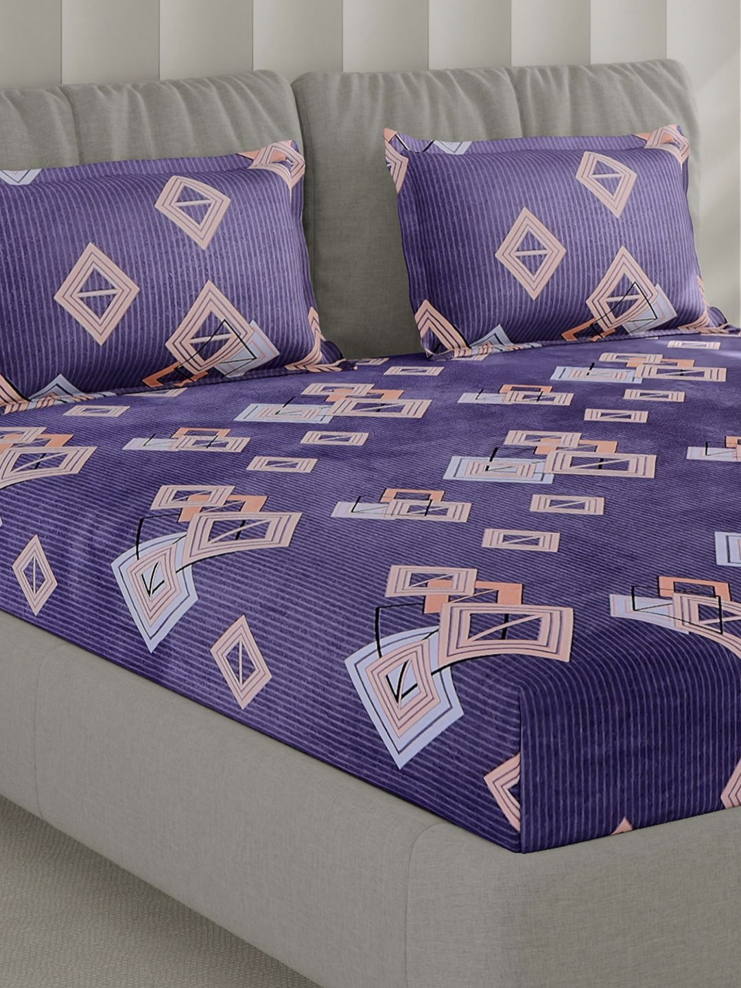 Monte Carlo Purple & Black Geometric Printed 130 TC Queen Bedsheet Set 2.2 m x 2.5 m
