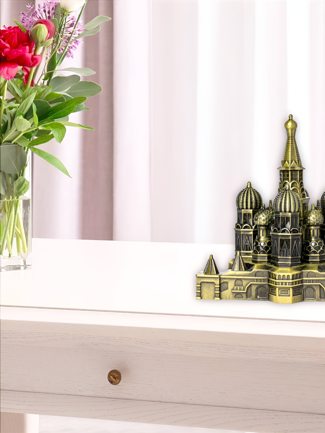 THE QUIRKY HOME Moscow Monuments Bronze Metal Metallic Prayer Room Medium Showpiece - 5.1 Inches