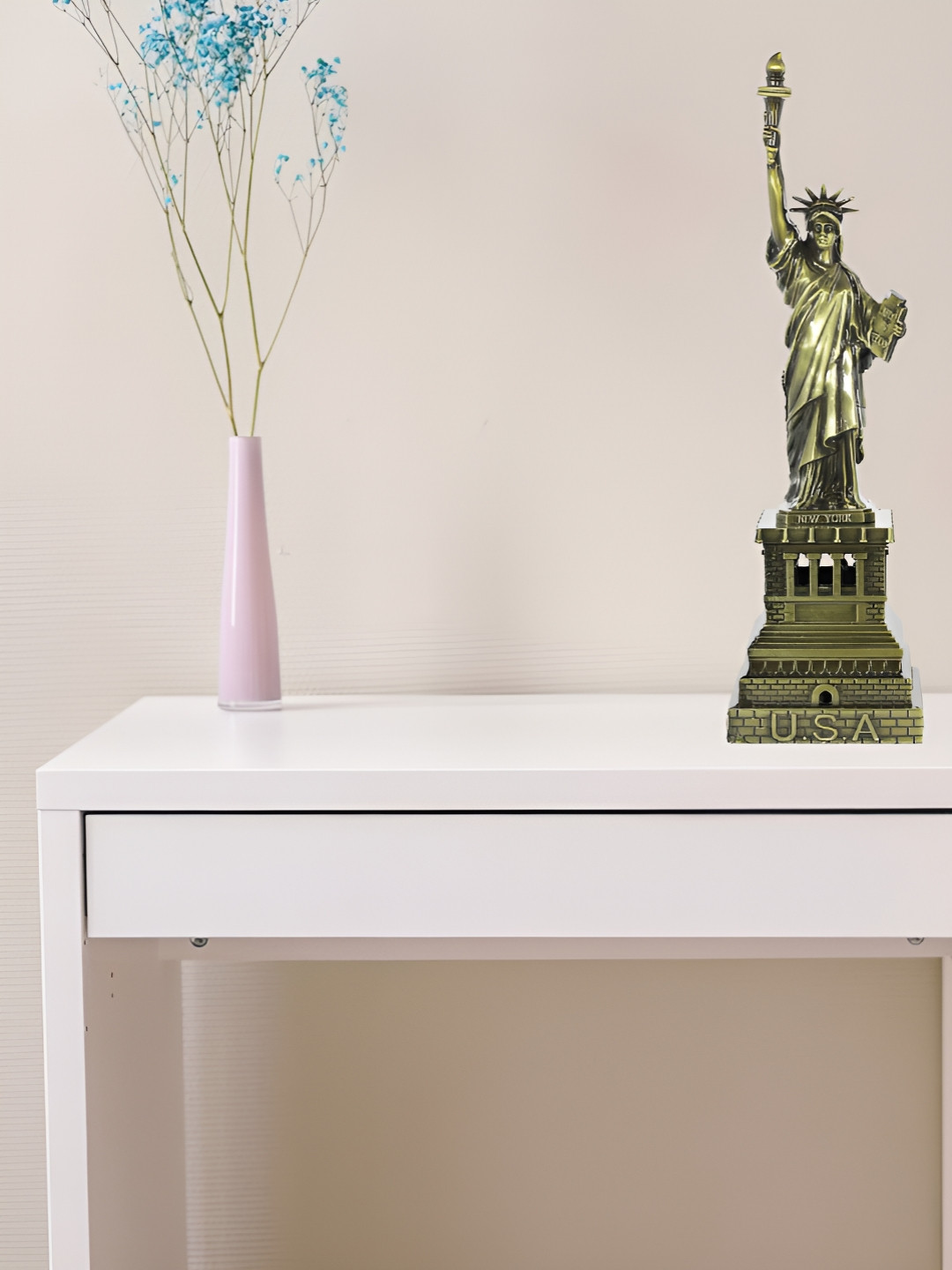 THE QUIRKY HOME Dubai Burj Khalifa Monument Miniature Bronze Metal Metallic Living Room Medium Showpiece - 5.9 Inches