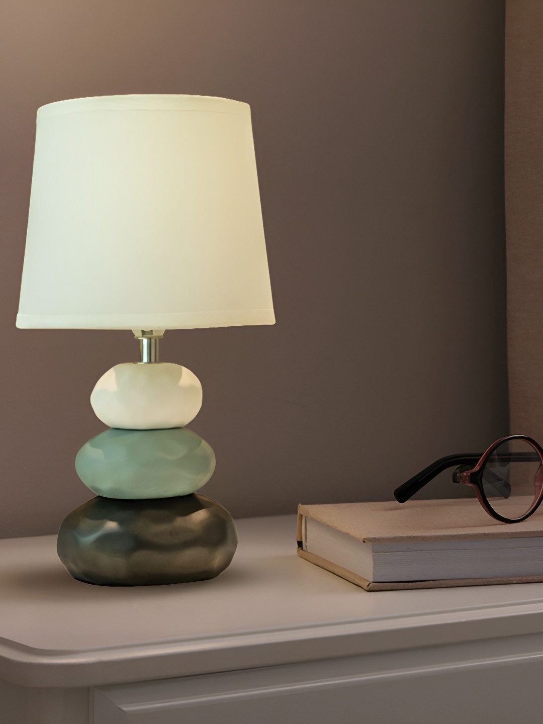 Magik Off White Ceramic Contemporary Frusturical Shaped Table Lamp With Bulb