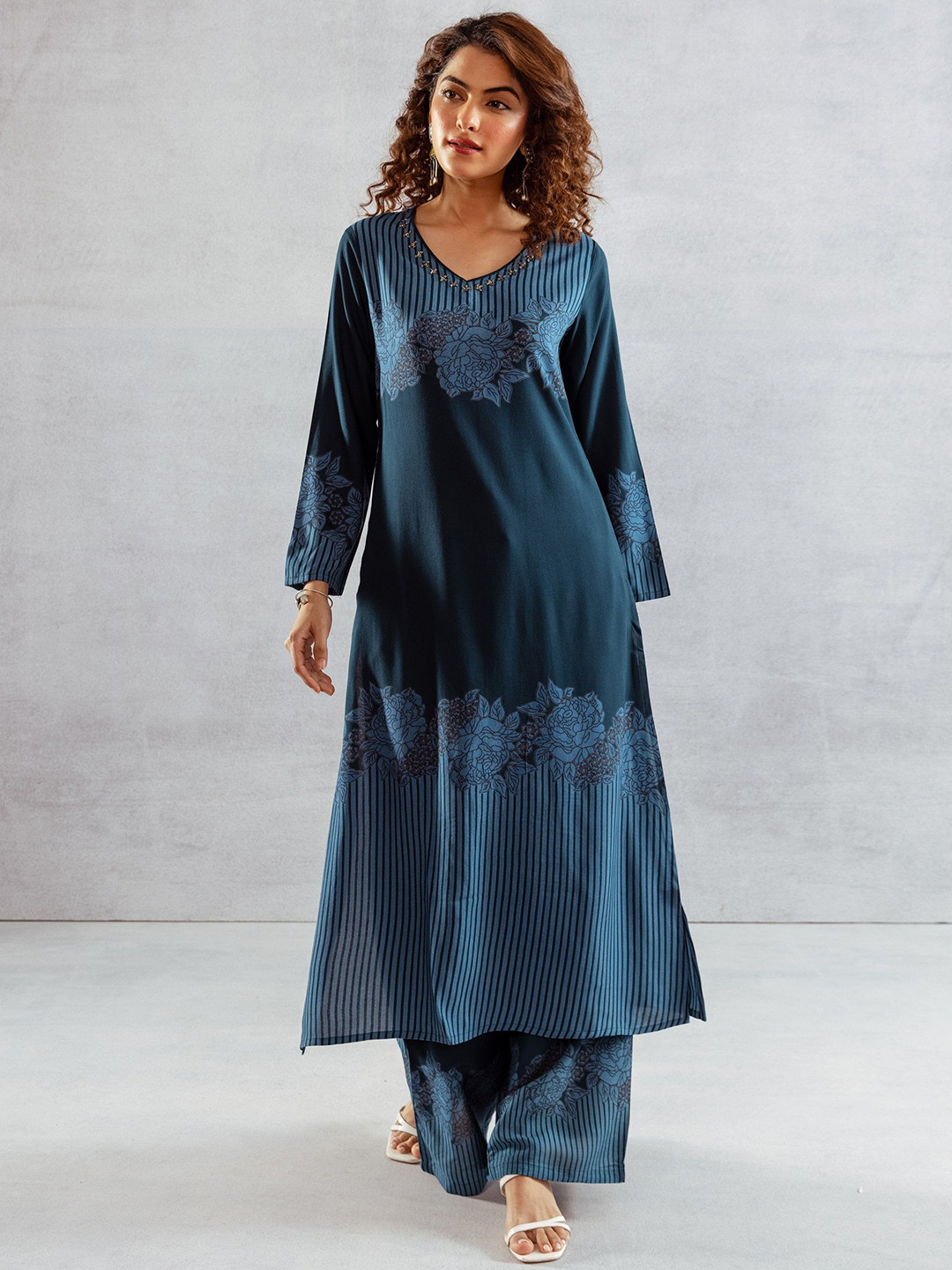 Nehamta Floral Printed V-Neck Sequinned Straight Kurta With Palazzos