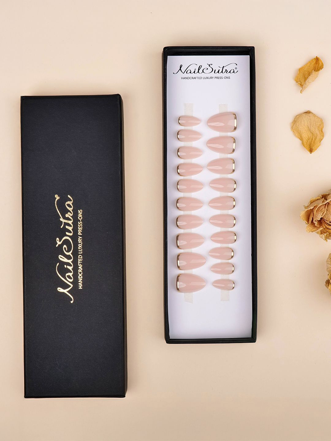 Nailsutra Set Of 30 Almond Shape Minimal Golden Curve Soft Gel Press On Nails - Mirage