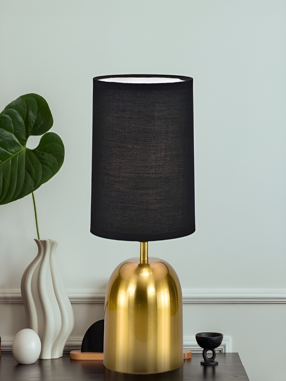 Magik Black Metal Contemporary Cylindrical Shaped Table Lamp With Bulb