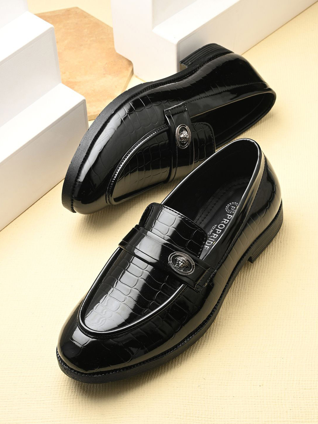 PROPRIDE Men Textured Patent Leather Sneakers