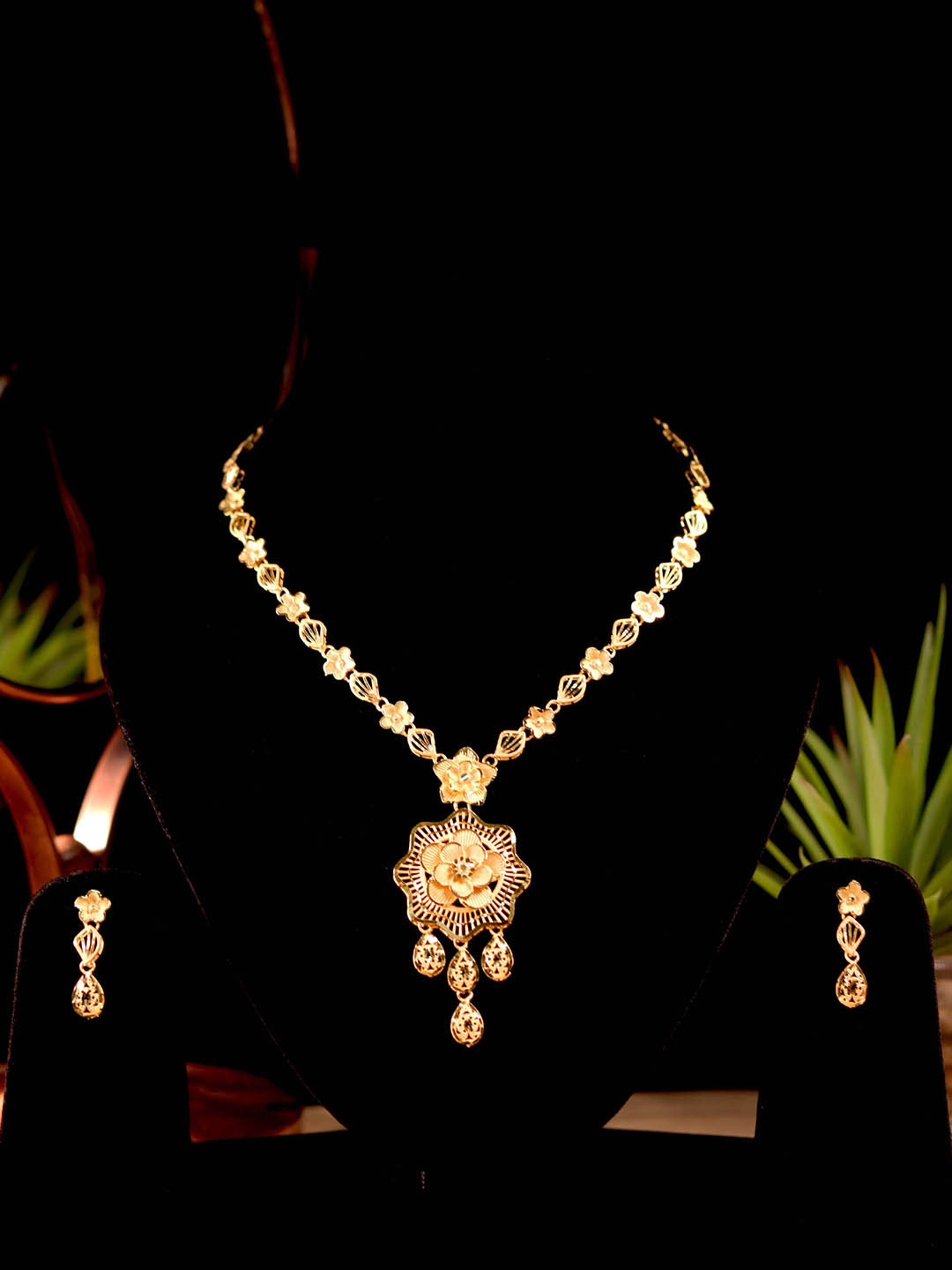 GOLD CASH 10k Gold-Plated Floral Jewellery Set