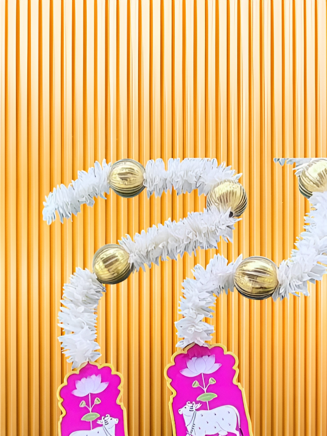 Nutts White 4 Pieces Hanging Artificial Flower