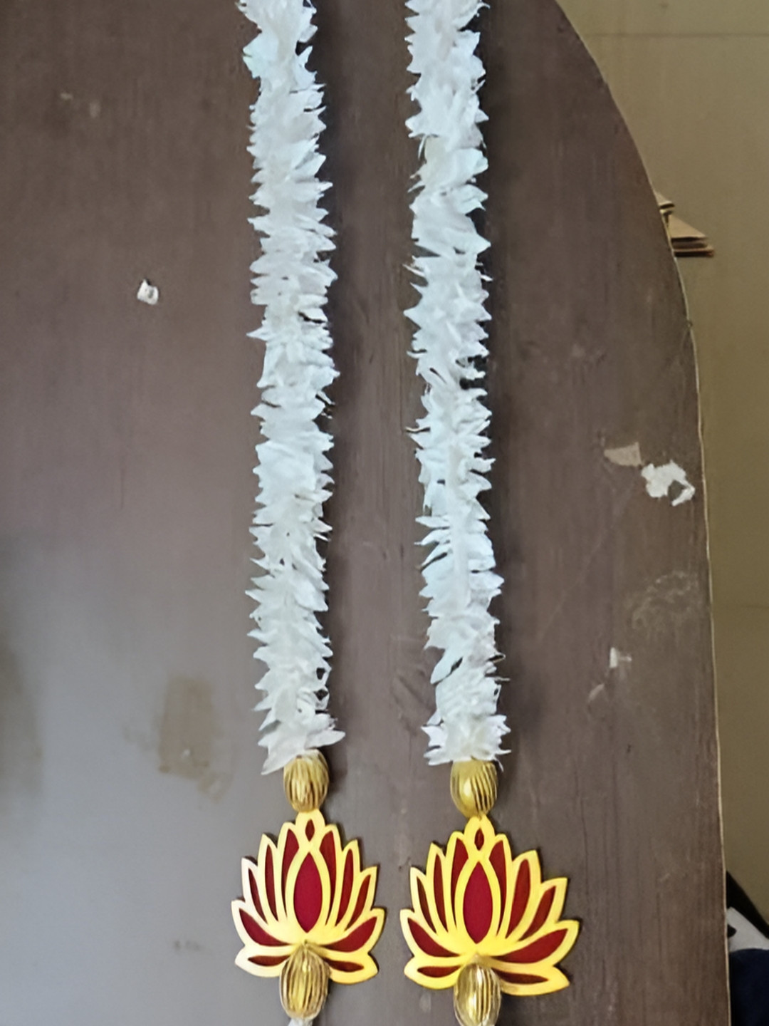 Nutts White & Pink Hanging Garlands