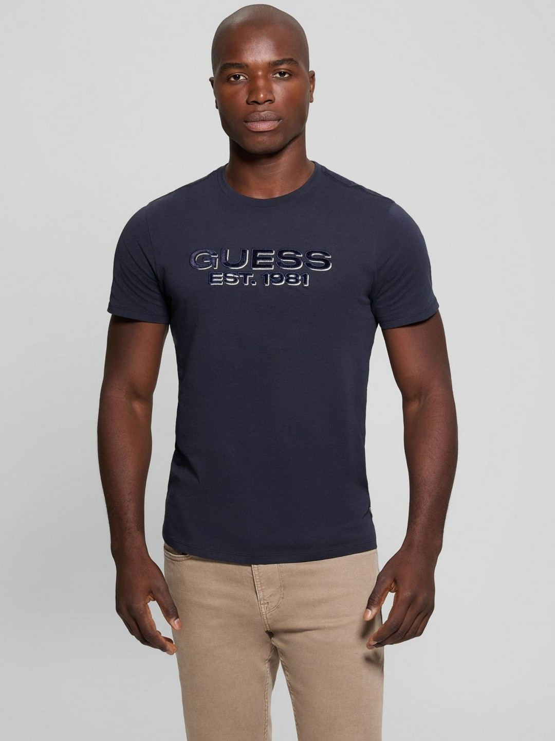 GUESS Men Typography Pure Cotton Pockets Slim Fit T-shirt