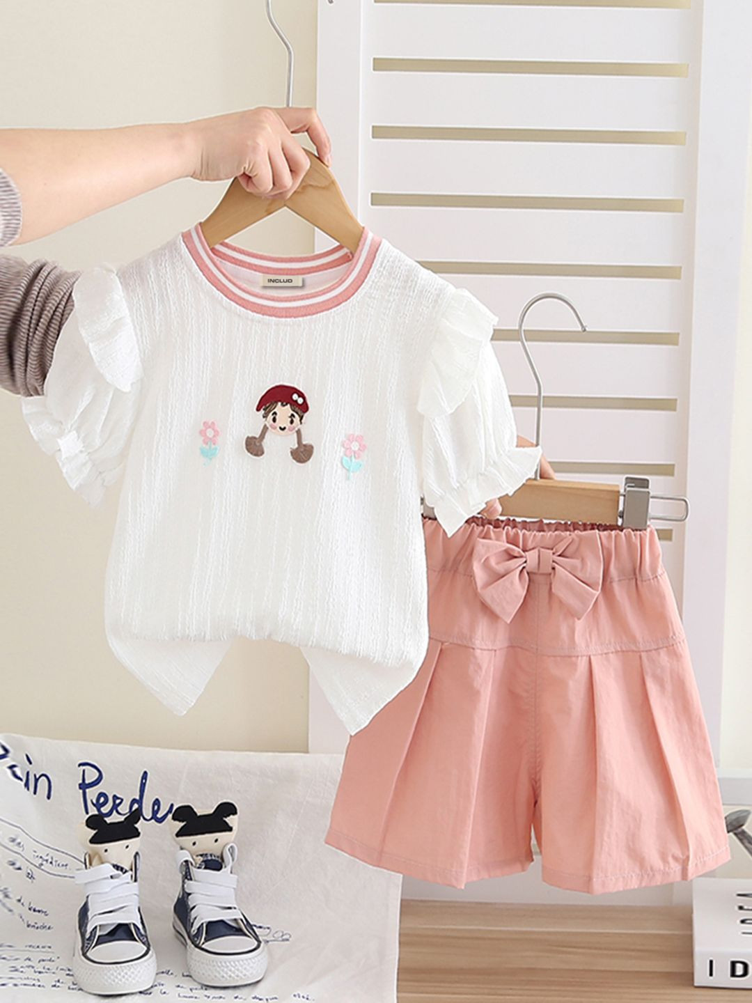 INCLUD Girls Appliqued Round Neck Top With Shorts