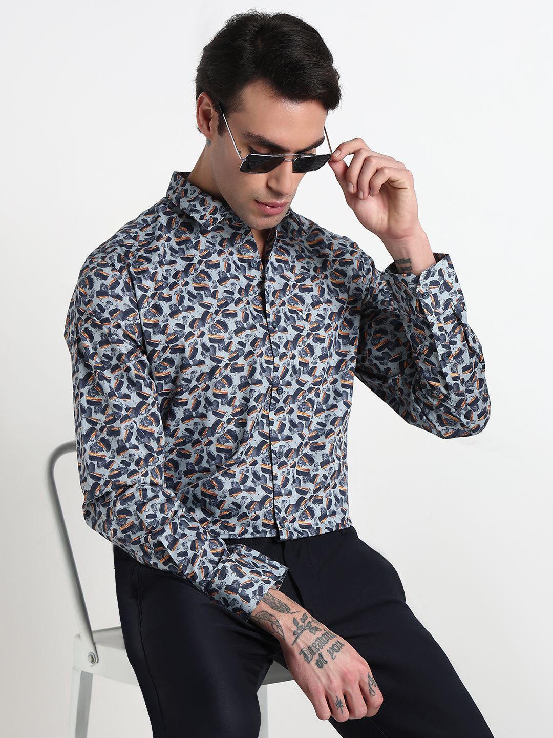SHOWOFFFF Men Abstract Printed  S[read Collar Slim Fit Printed Formal Shirt