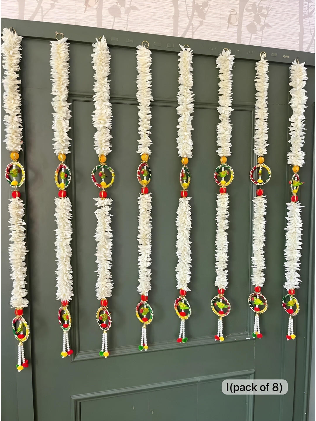Nutts White Hanging Garlands