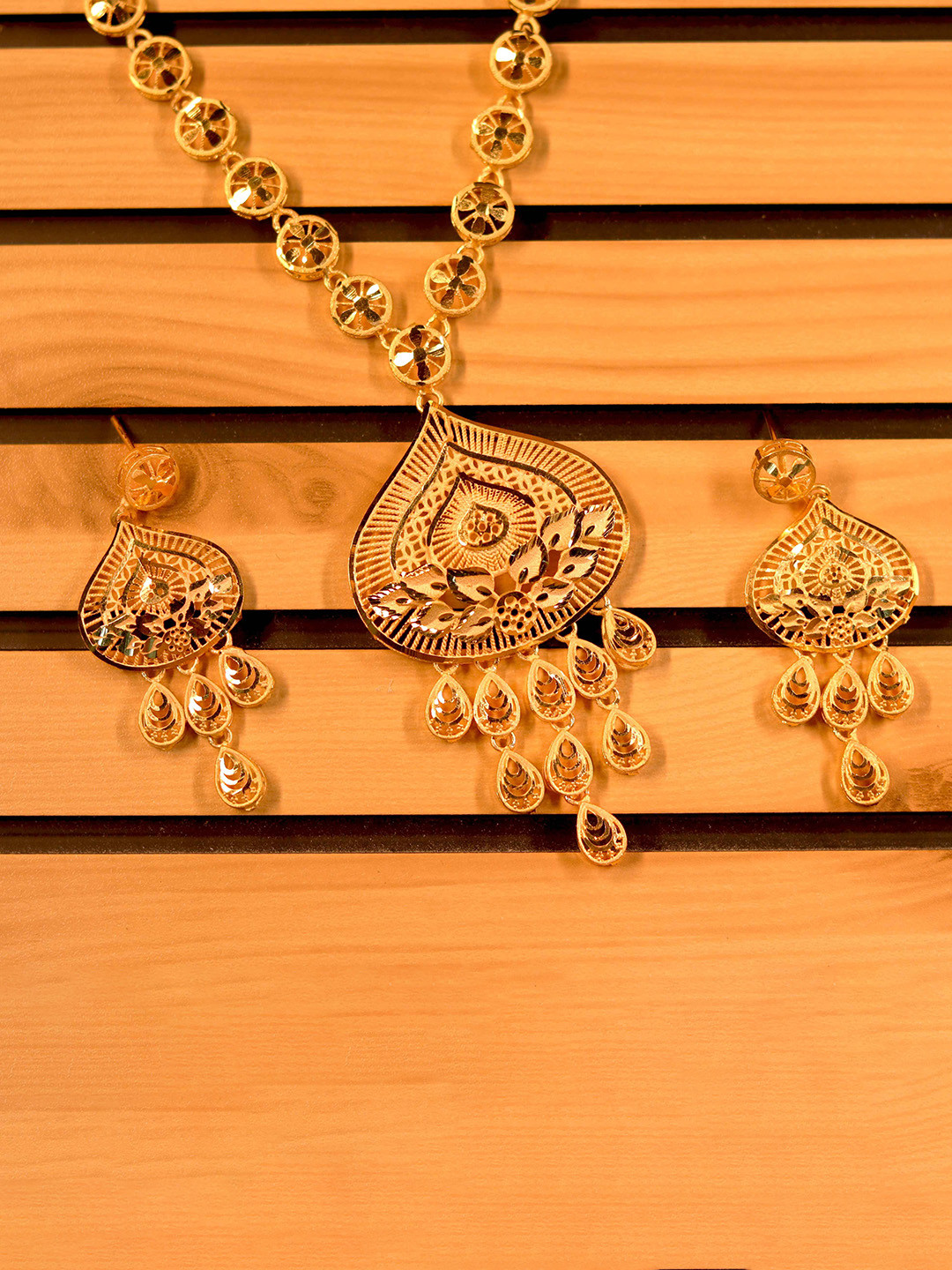 GOLD CASH 10k Gold-Plated Lotus Jewellery Set