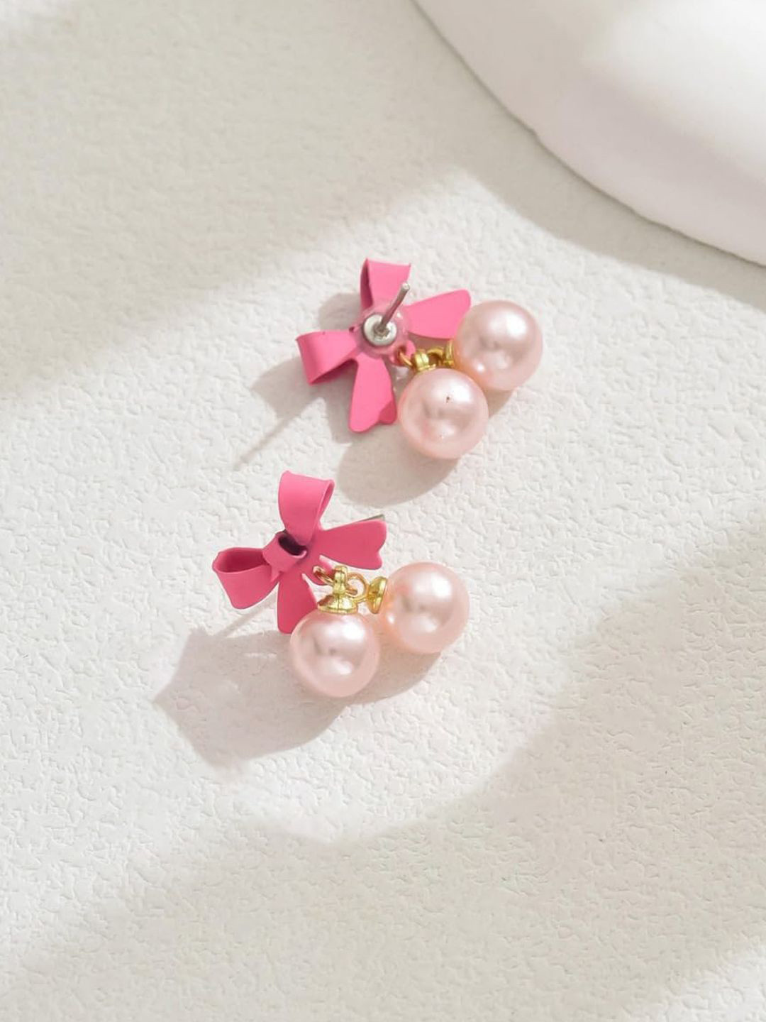 FIMBUL Gold-Plated Pearls Beaded Bow Shaped Studs