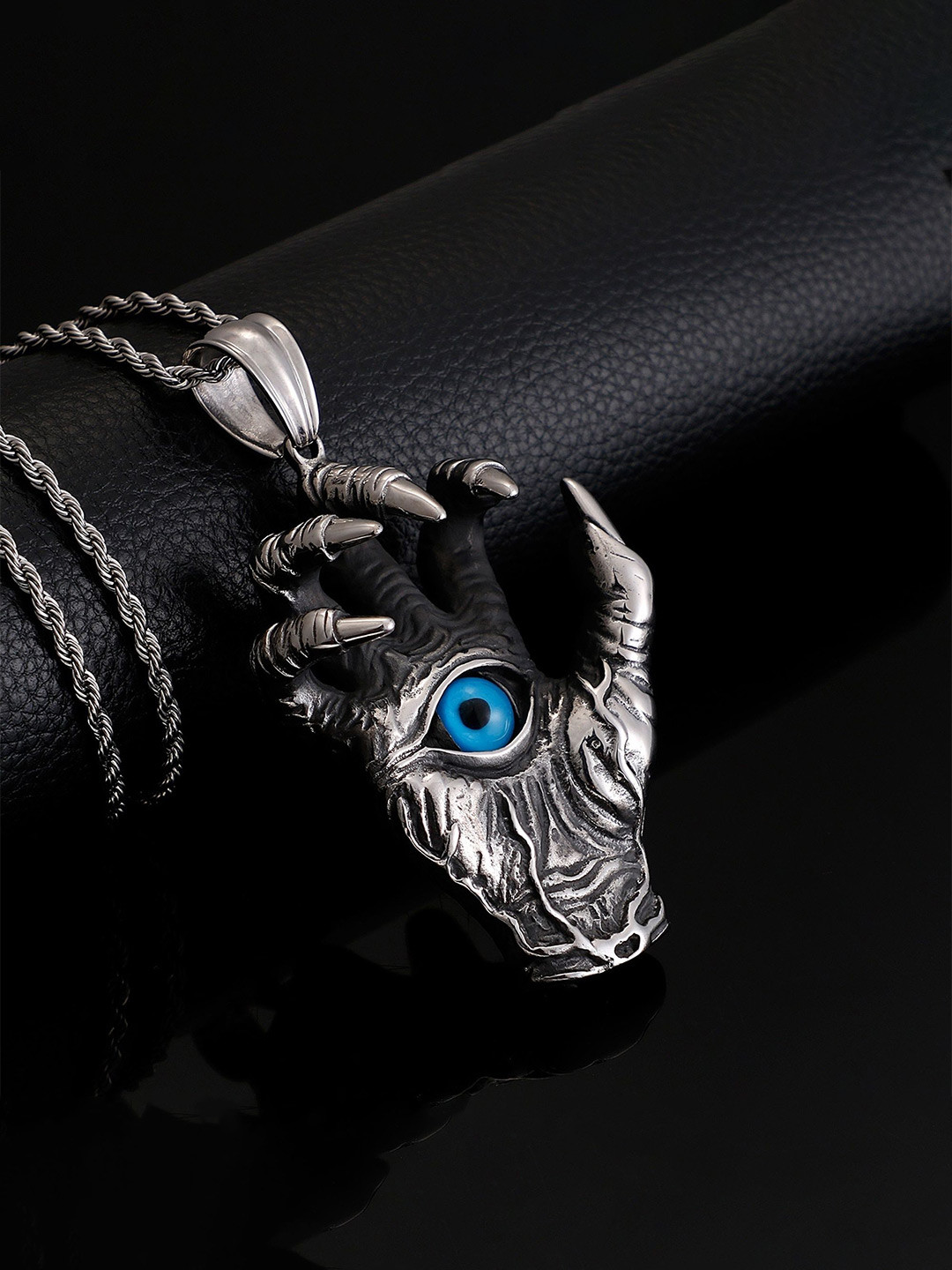 PASU FASHION Unisex Stainless Steel Silver-Plated Hand Eye Pendant With Chain