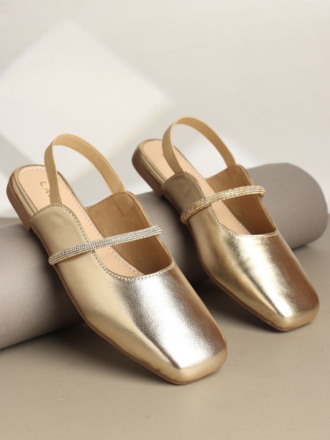Lavie Women Embellished Round Toe Mules