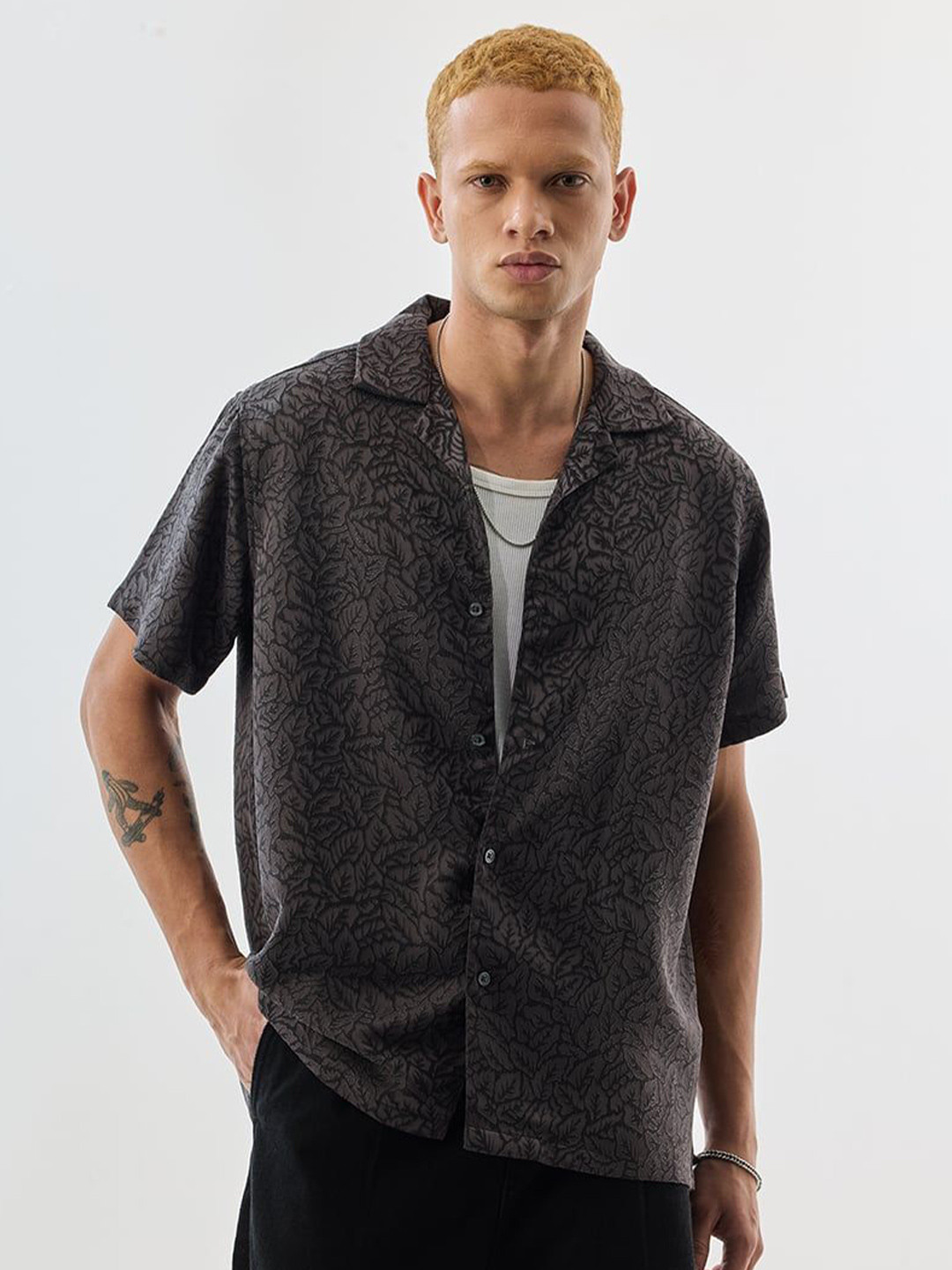 Snitch Men Relaxed  Box Fit Opaque Printed Casual Shirt