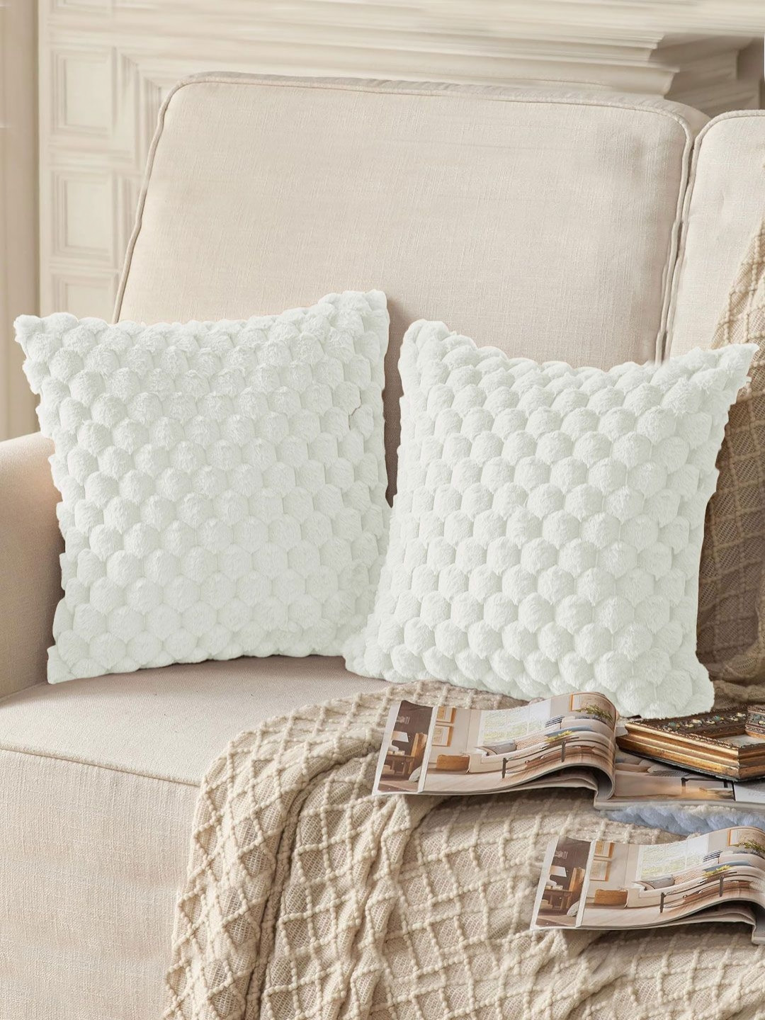 LUXEHOME INTERNATIONAL Turtle Fur Cream 2 Pieces Geometric Square Cushion Covers