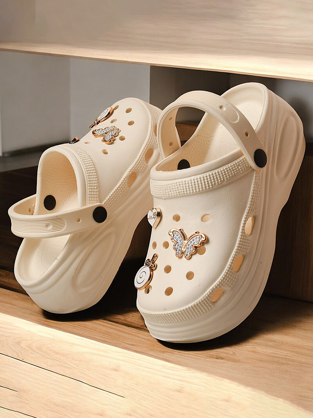 FEEL TIME Women Clog Flip Flops With Charms