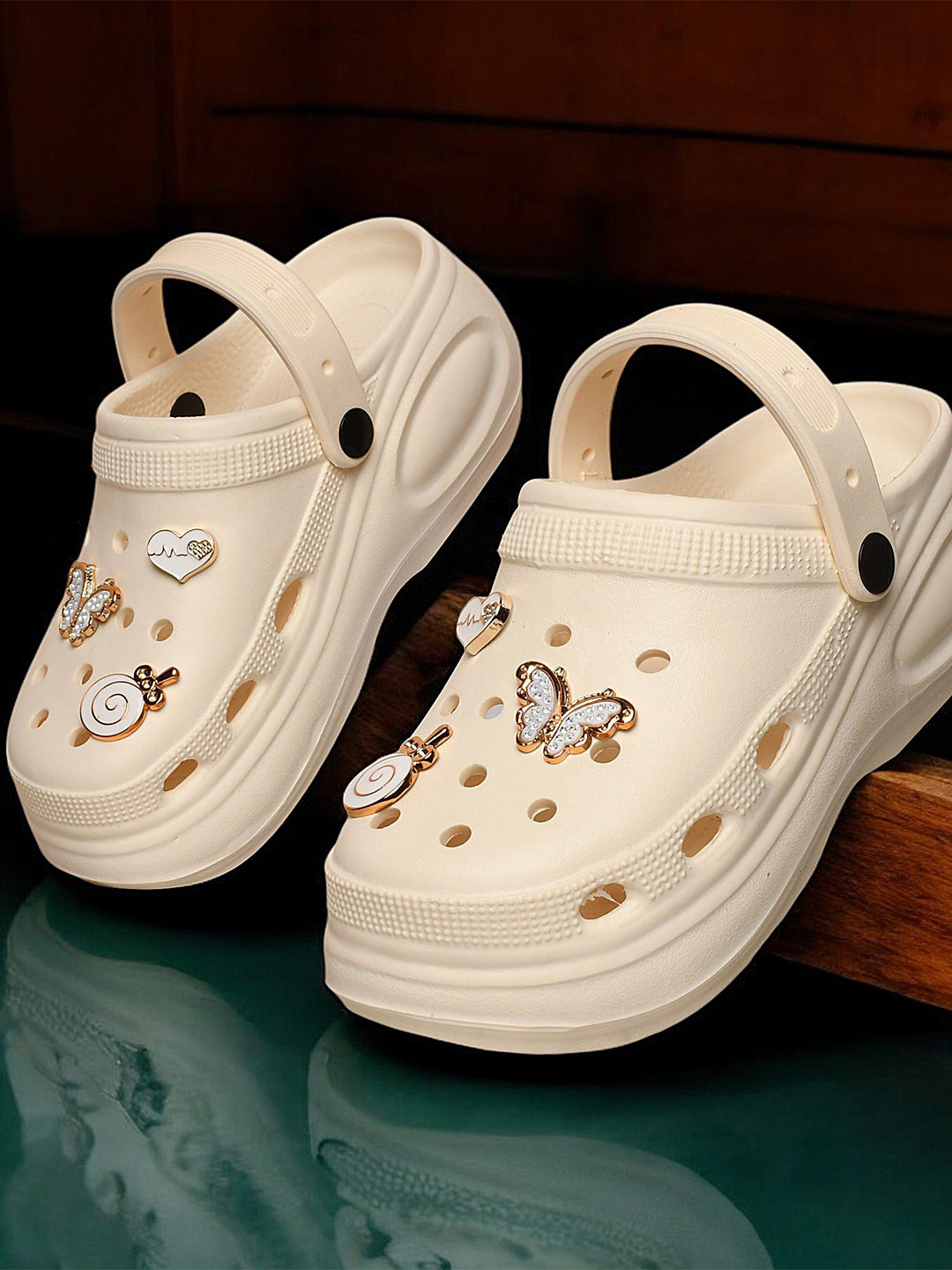 FEEL TIME Women Clogs Flip Flops With Charms