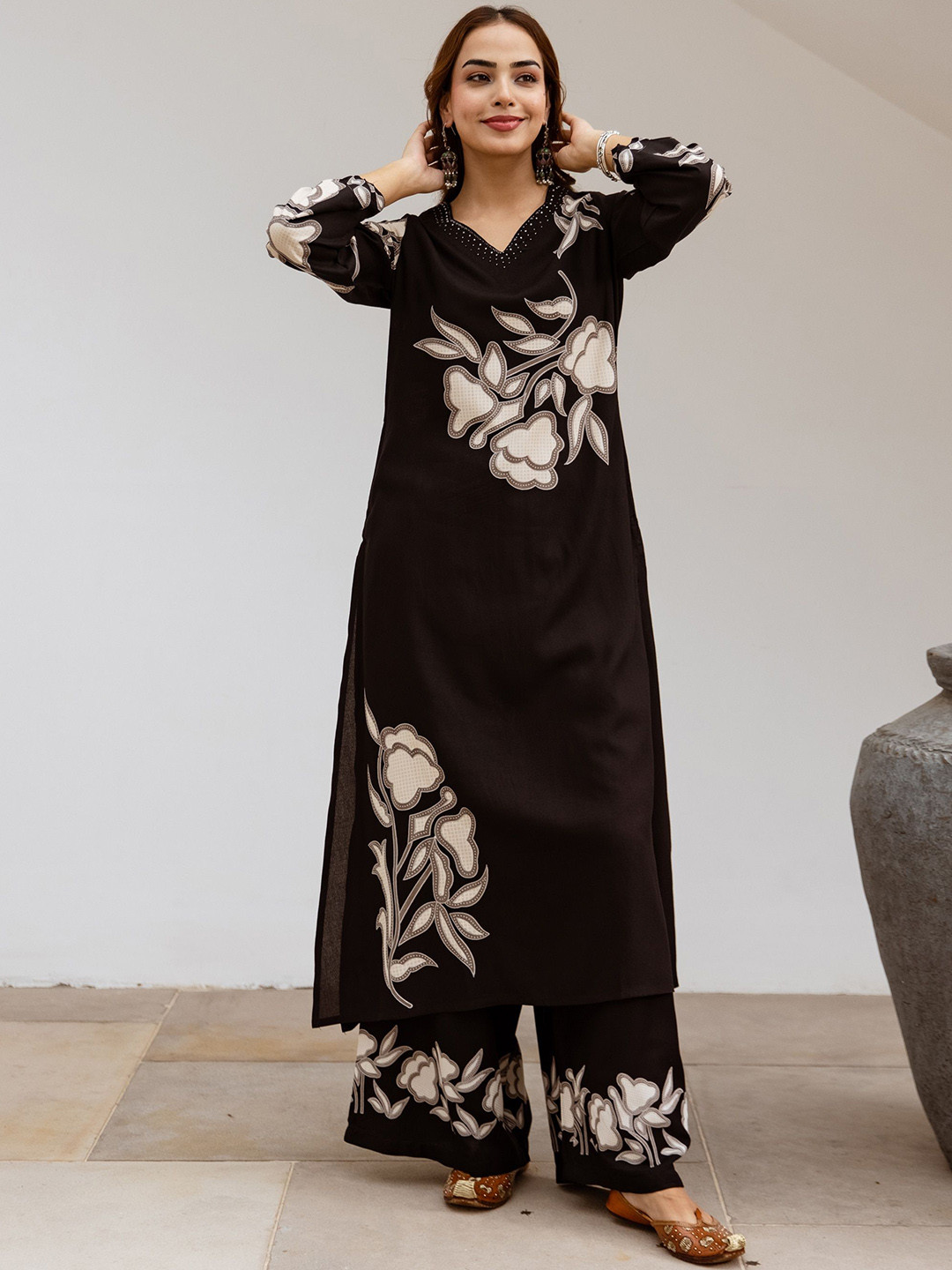 Nehamta Floral Printed V-Neck Beads and Stones Straight Kurta With Palazzos