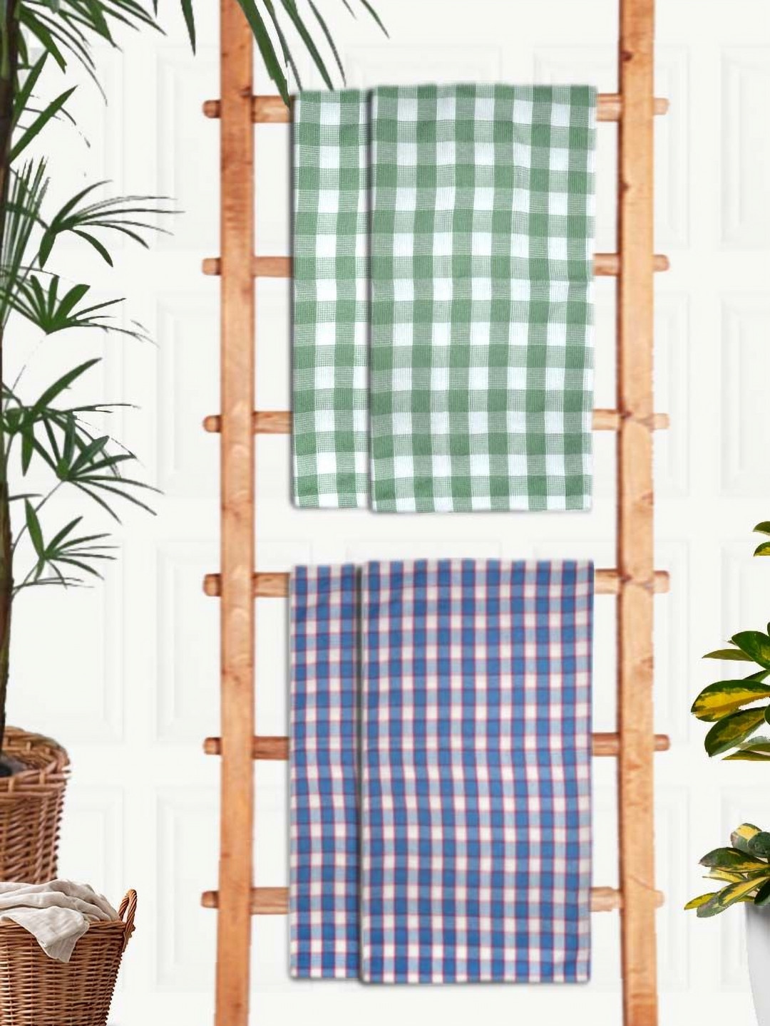 Aura Green & White 4 Pieces Printed Cotton 210 GSM Bath Towel