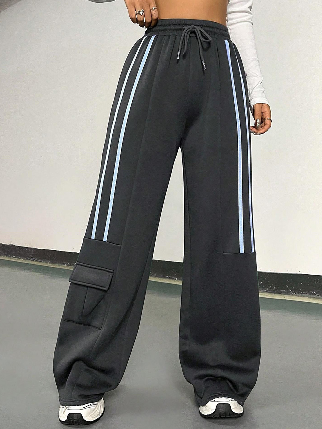 Outzidr Women Wide Leg Mid-Rise Parachute Track Pants